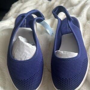 Easy spirit keep on moving Gracee2 size 9 w sling back never worn